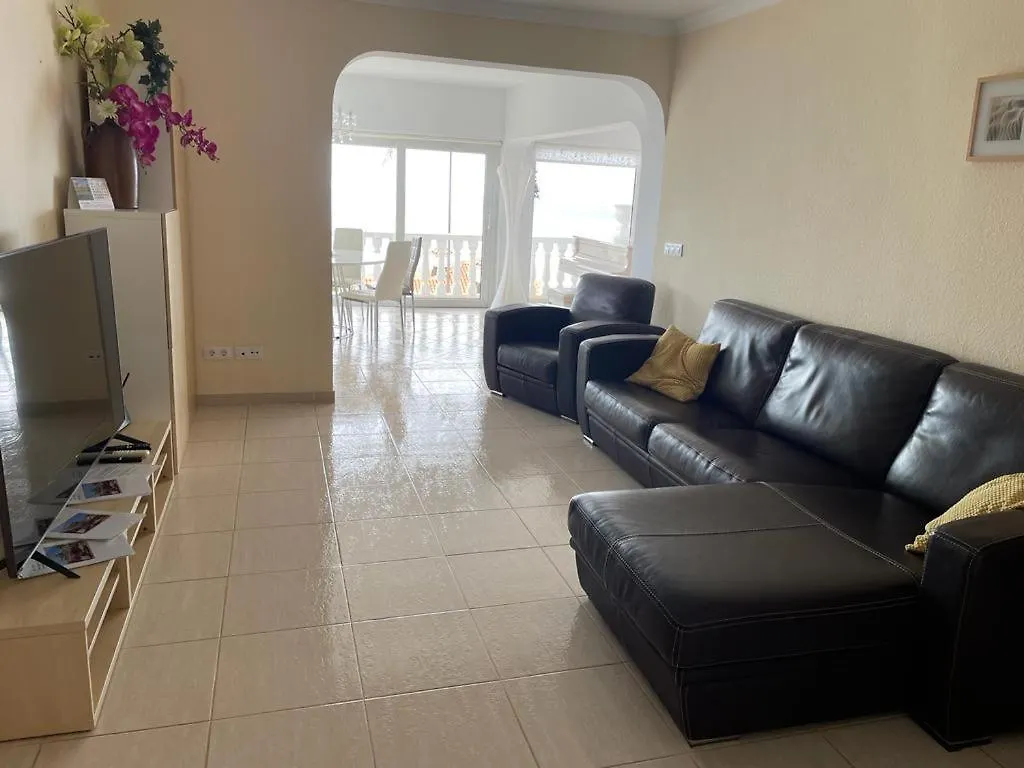 Villa Carioca - with private pool, marvelous garden&amazing ocean view El El Sauzal